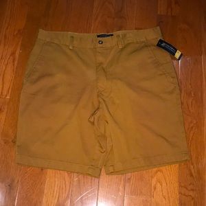 NWT men’s Banana Republic Gavin shorts 34